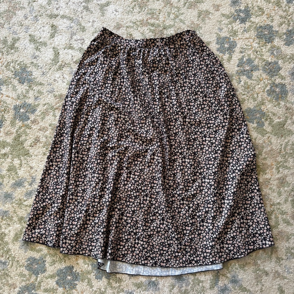 American Eagle Outfitters Black and White Floral A-Line Skirt